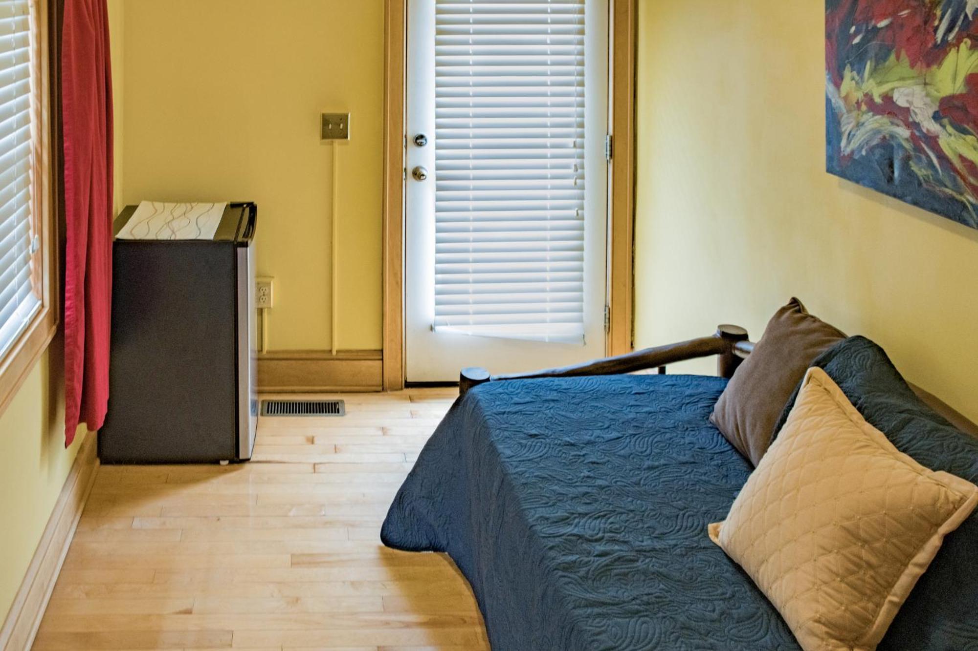 Elk River Hotel&Cafe Sutton Eksteriør billede
